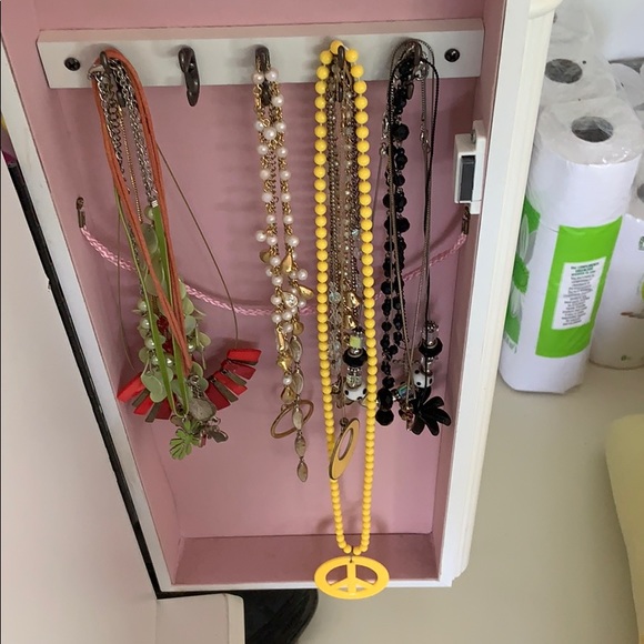 Jewelry - Picture 3 of 6